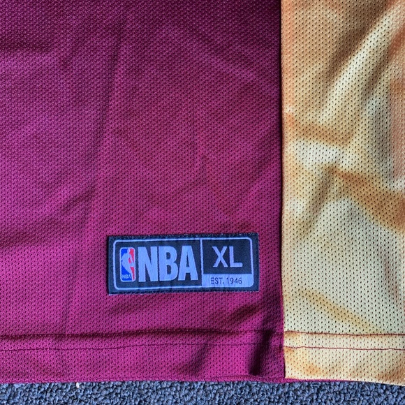 NBA Cleveland  James Jersey size XL - Picture 8 of 15
